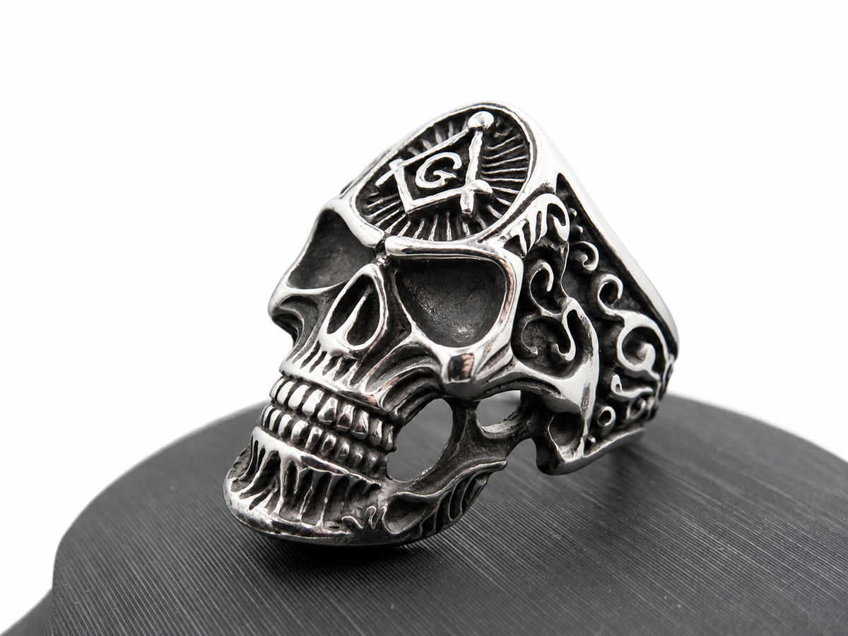 Anillo de calavera
